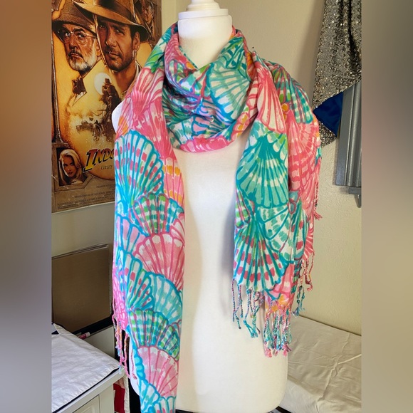 Lilly Pulitzer scarf - Picture 7 of 7